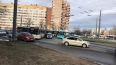 На проспекте Ветеранов столкнулись автобус, троллейбус ...