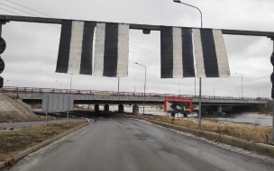 Баннер на "Мосту глупости" на Софийской заменят на новый