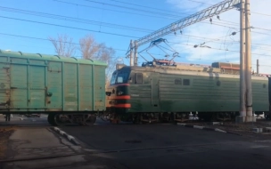 Молодой человек попал под поезд около станции метро "Лесная"