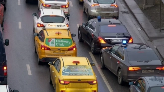 Петербургских таксистов намерены штрафовать за несоответствие цветовой гаммы автомобиля