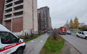 На проспекте Большевиков пожарные утром тушили студенческое общежитие