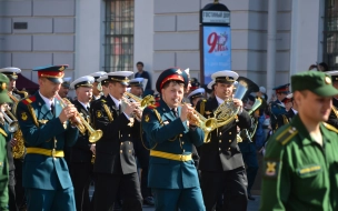 На Дворцовой площади прошла первая тренировка сводного военного оркестра 