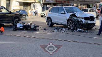 В центре Петербурга столкнулись байкер и водитель BMW