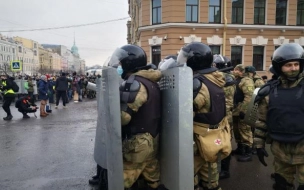 В Петербурге как участника протеста задержали сотрудника "Ростелекома", ехавшего на вызов