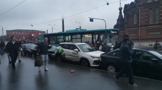 В ДТП с автобусом на Двинской улице пострадала пассажирка