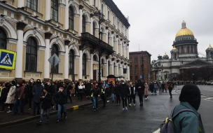 На акции в поддержку Навального в Петербурге начались задержания