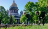 В Александровском саду начались приготовления к Фестивалю цветов 