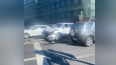 В центре Петербурга иномарка вылетела на тротуар после Д...