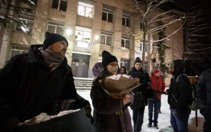 Главу штаба Навального в Петербурге из изолятора увезли в отдел полиции