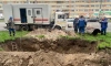 "Теплосеть" в очередной раз ремонтирует трубопровод на углу Наличной и Одоевского