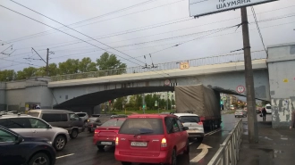 В Петербурге появился еще один "мост глупости" на Дальневосточном