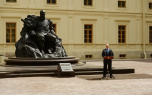 Владимир Путин посетил церемонию открытия памятника Александру III