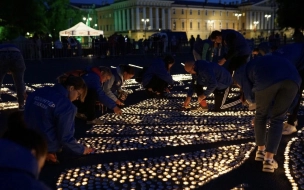 В ночь на 22 июня на Дворцовой площади зажгут 80 тысяч свечей