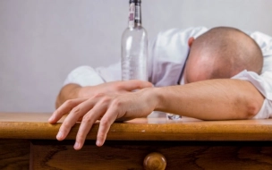 В Петербурге предложили запретить продажу алкоголя в выходные 