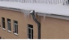 Прокуратура заинтересовалась падением глыб льда на людей в Петербурге