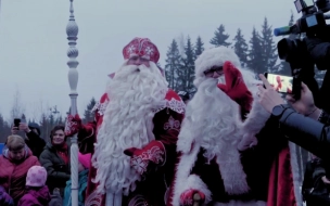 Петербуржцам раскрыли зарплату Дедов Морозов и Снегурочек в новогодние праздники