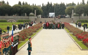 На Пискарёвском кладбище открыли памятую плиту пензенцам-защитникам блокадного Ленинграда
