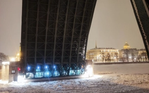 В ночь на субботу в Петербурге разведут семь мостов