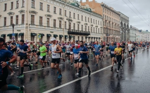 "Пятёрочка" поддержала участников бегового марафона "Белые ночи"