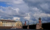 В честь Дня ВМФ в Петербурге зажгли Ростральные колонны за час до праздника