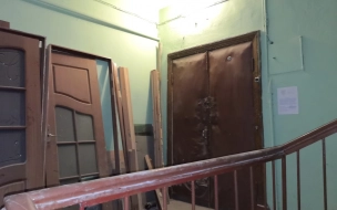 Во время ремонта в квартире на набережной Фонтанки рухнул потолок
