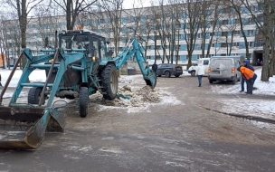 Более 1300 единиц техники боролись с первым снегопадом в Ленобласти