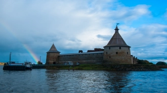 В Петербурге запустили регулярные водные маршруты до крепости Орешек