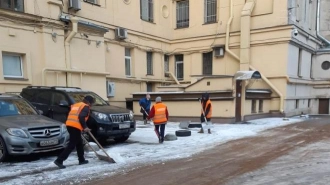 Почти 70 тысяч кубометров снега вывезли с дорог Петербурга в новогодние праздники