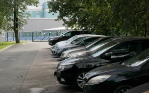 Пять городских стоянок модернизируют в трех районах Петербурга 