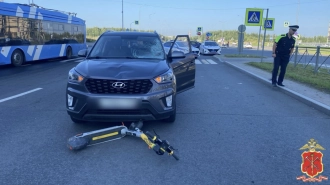 На проспекте Героев водительница Hyundai сбила девятиклассника на электросамокате