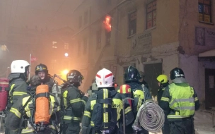 Пожар на территории Апраксина двора ликвидировали за 11 часов