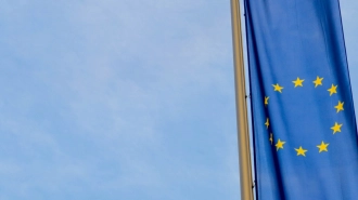 ЕС обсуждает идею пересмотреть статус уже выданных гражданам РФ виз и ВНЖ