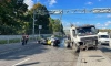 ДТП цистерны с машиной такси перекрыло проезд у площади Александра Невского