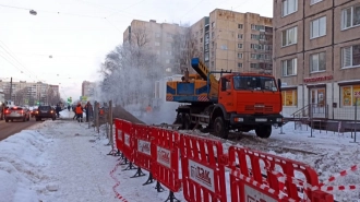 Петербургский сантехник, который шагнул в кипяток ради спасения пассажиров троллейбуса, получил грамоту