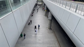 В Пулково ограничили доступ на пандус к третьему этажу терминала