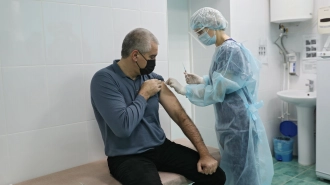 Глава Крыма привился от коронавируса вакциной "Спутник"