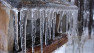 Каждый пятый дом в Петербурге плохо убирали от снега и льда