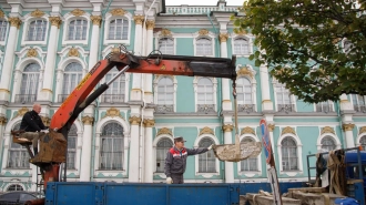 Исторические спуски от Дворцового до Эрмитажного моста закроют для реставрации мощения