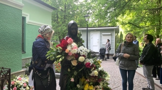 На Смоленском кладбище открыт памятник блаженной Ксении Петербургской