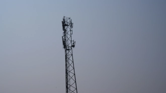 В Купчино неизвестные подожгли вышку сотовой связи