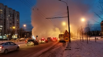 На Васильевском острове прорвало трубу с кипятком