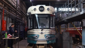 Второй трамвай "Довлатов" встал на петербургские рельсы