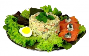 Специалисты посчитали, во сколько петербуржцам обойдётся салат оливье