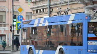 Безбилетник напал на контролеров в петербургском автобусе