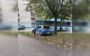 В Петербурге разбился лазурный автобус