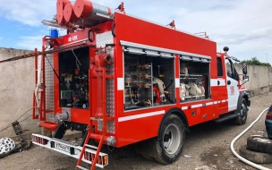 Пожар в Василеостровском районе тушили 17 спасателей