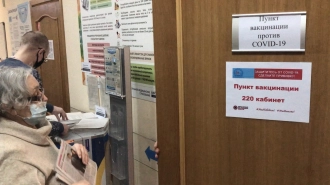 В Петербурге ввели обязательную вакцинацию от COVID-19 для жителей старше 60 лет