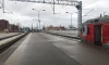 Электричка насмерть сбила мужчину у вокзала в Колпино