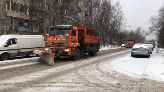 За сутки с дорог Петербурга собрали и вывезли более 48 тыс. кубометров снега