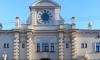 Реставрация двух скульптур на фасаде Кузнечного рынка обойдется городу в 3 млн рублей